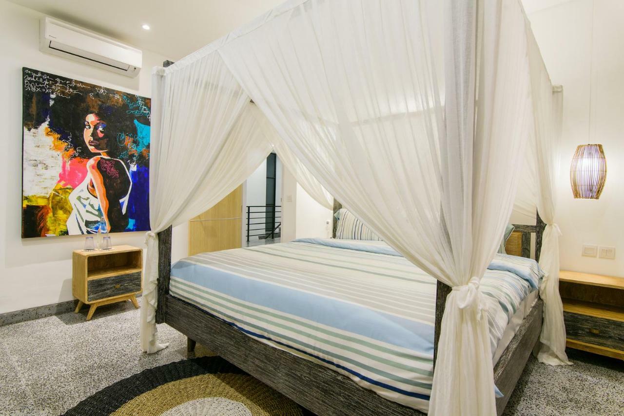 Villa Como Close To Finns Beach Club Kuta  Exterior photo