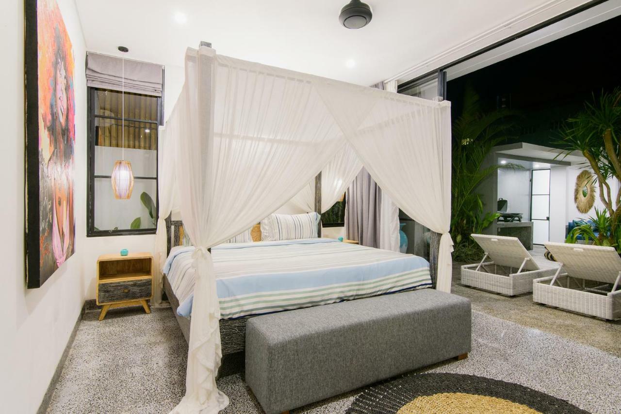 Villa Como Close To Finns Beach Club Kuta  Exterior photo